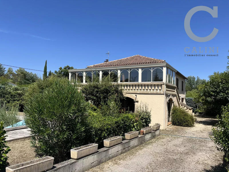 Villa - 180 m² - 6 pièces