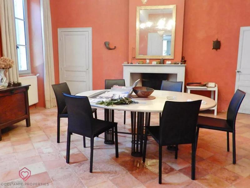 Maison de maîtres - 495 m² - 9 pièces