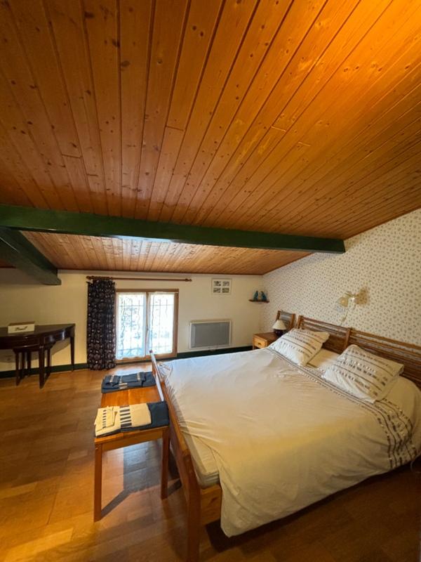 Propriété - 310 m² - 12 pièces