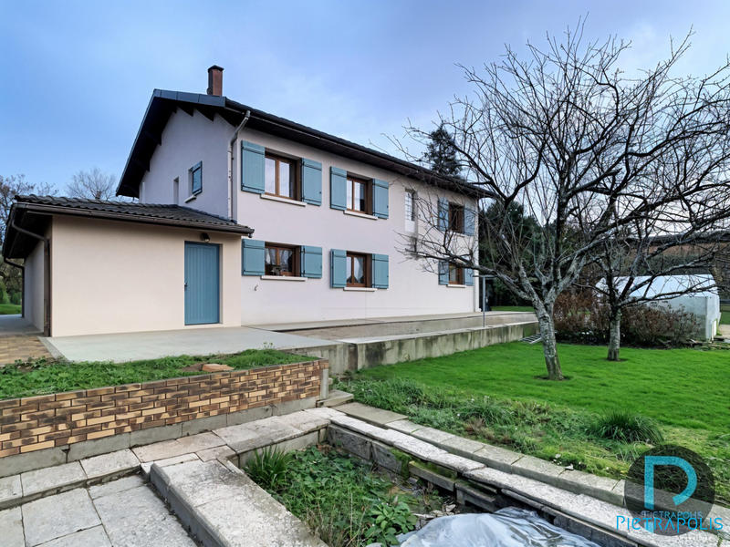 Maison - 202 m² - 6 pièces