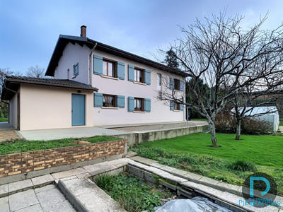 Maison - 202 m² - 6 pièces