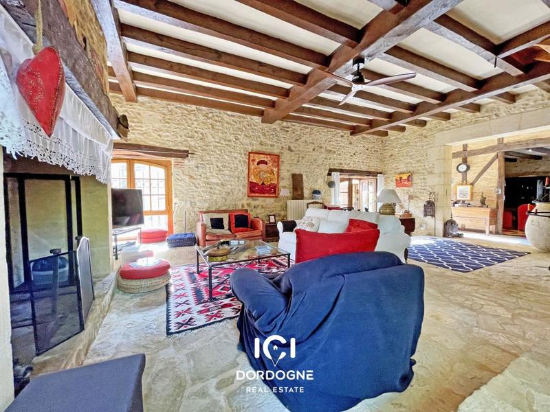 Propriété - 340 m² - 8 pièces