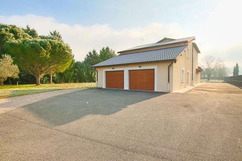 Maison - 337 m² - 5 pièces