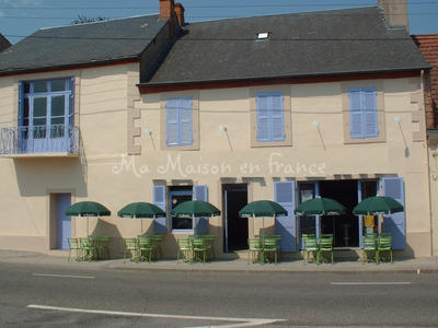 Maison - 250 m² - 12 pièces