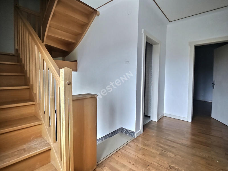 Maison - 127 m² - 8 pièces