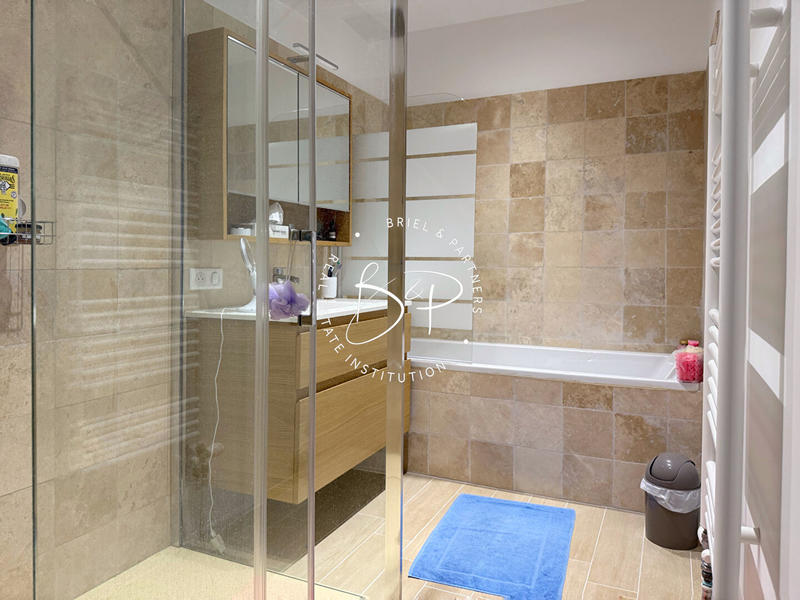 Maison - 293 m² - 11 pièces