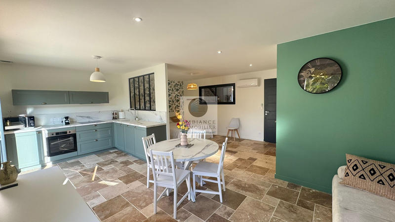 Maison - 235 m² - 8 pièces