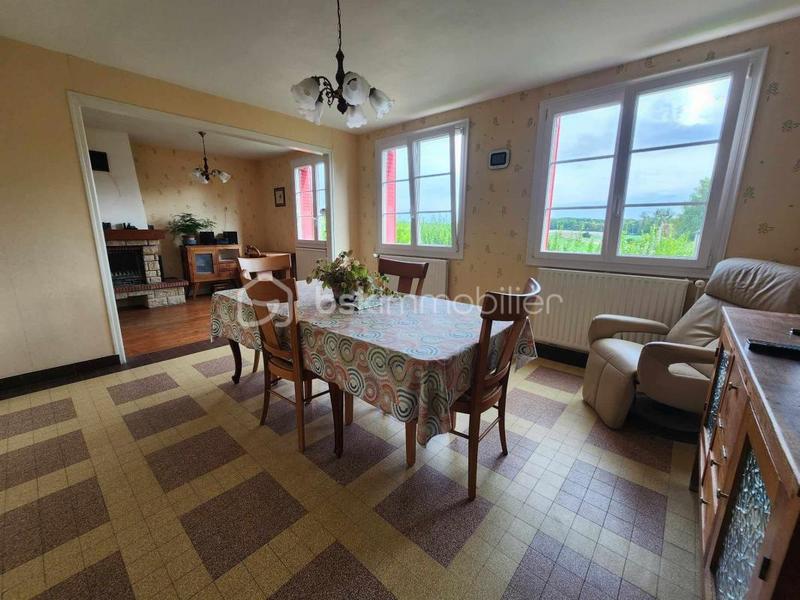 Maison traditionnelle - 137 m² - 8 pièces