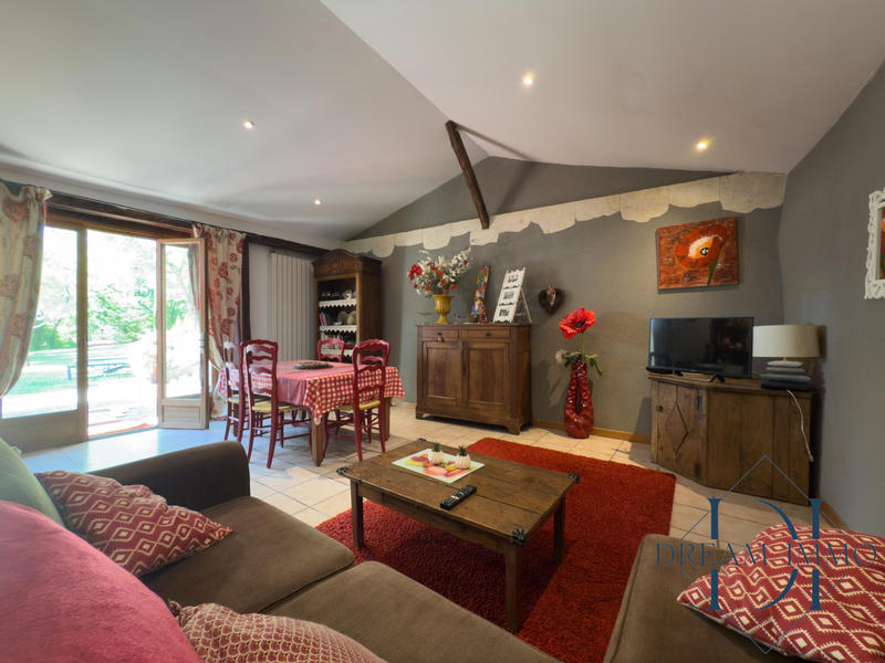 Maison - 260 m² - 7 pièces