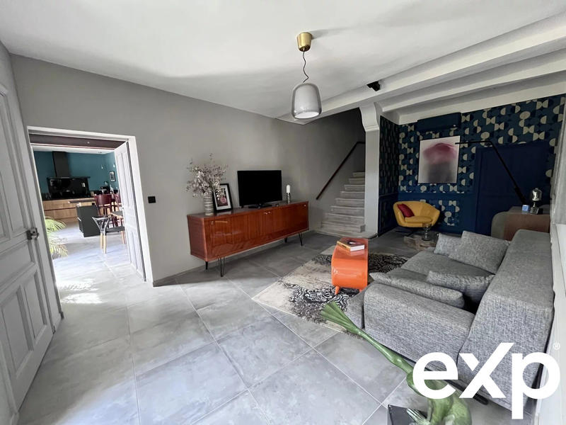 Maison traditionnelle - 400 m² - 12 pièces