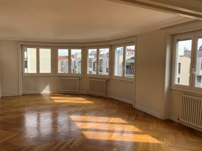Appartement - 120 m² - 5 pièces