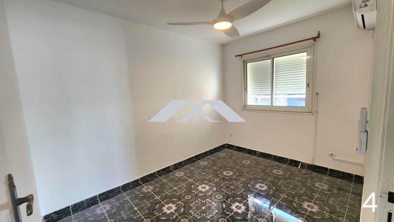 Local d'activité / Entrepôt - 81 m² - 4 pièces