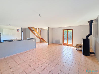 Maison - 157 m² - 7 pièces