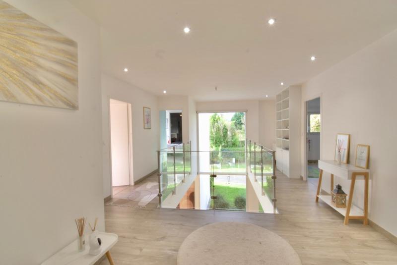 Maison d'architecte - 282 m² - 8 pièces