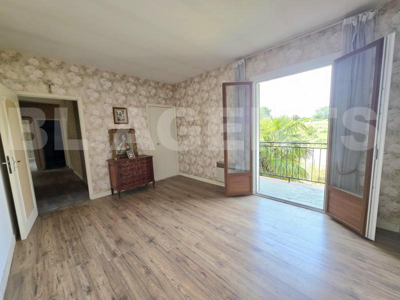 Maison - 180 m² - 6 pièces