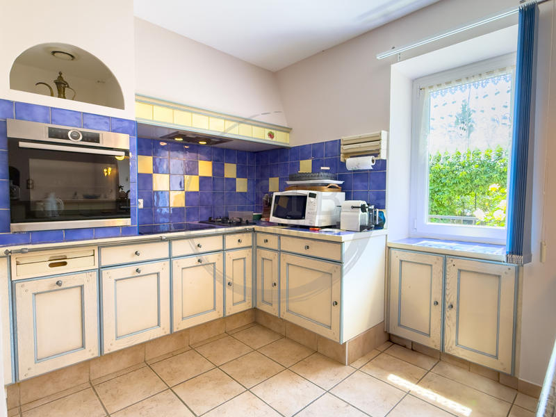 Propriété - 295 m² - 8 pièces