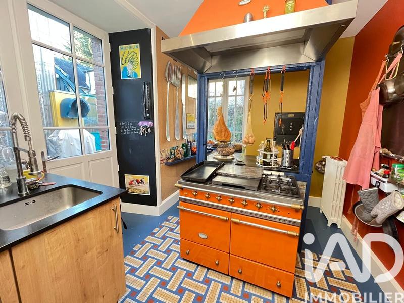 Maison - 220 m² - 7 pièces