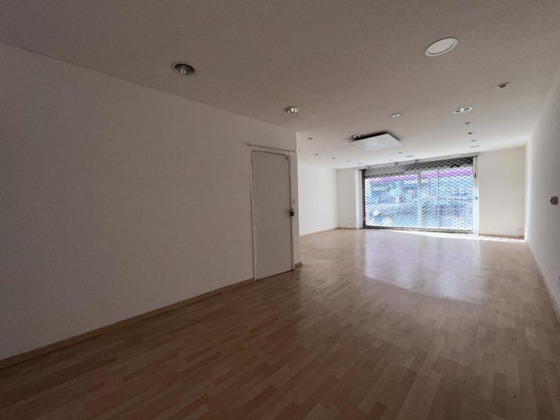 Local commercial - 61 m² - 2 pièces