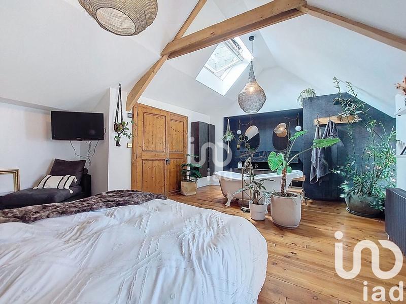 Maison - 252 m² - 9 pièces