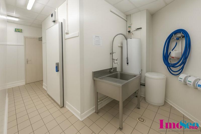 Local d'activité / Entrepôt - 196 m²