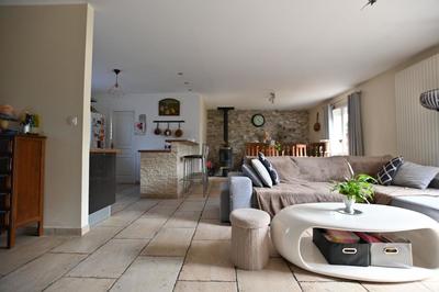 Maison - 99 m² - 4 pièces