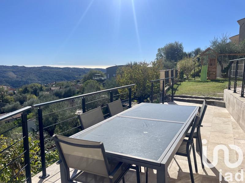 Maison - 93 m² - 4 pièces