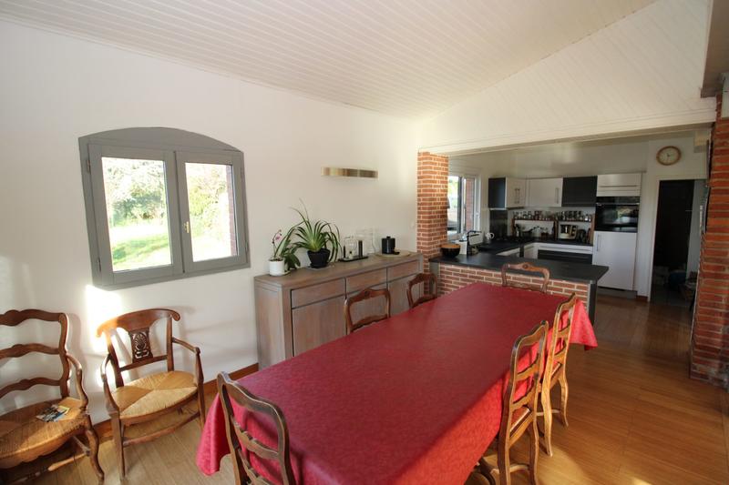 Maison traditionnelle - 211 m² - 8 pièces