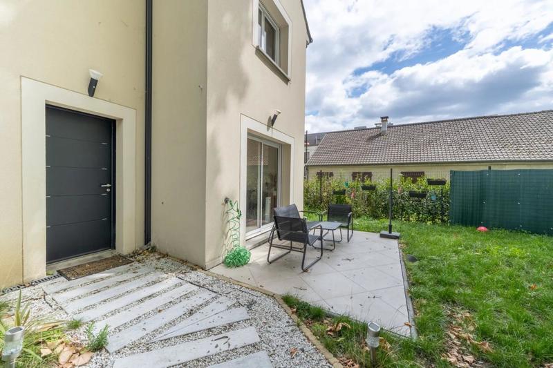 Maison - 98 m² - 5 pièces