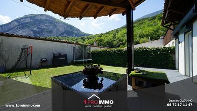 Maison jumelée - 84 m² - 4 pièces