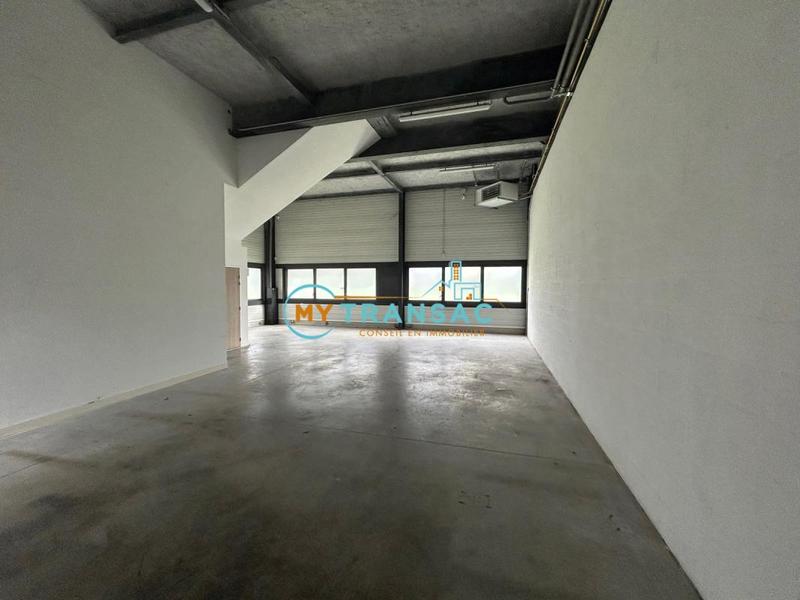 Local d'activité / Entrepôt - 226 m²