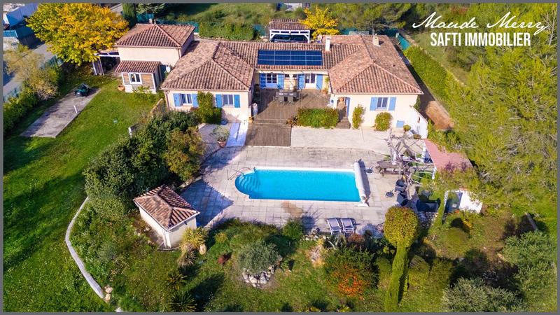 Villa - 210 m² - 7 pièces