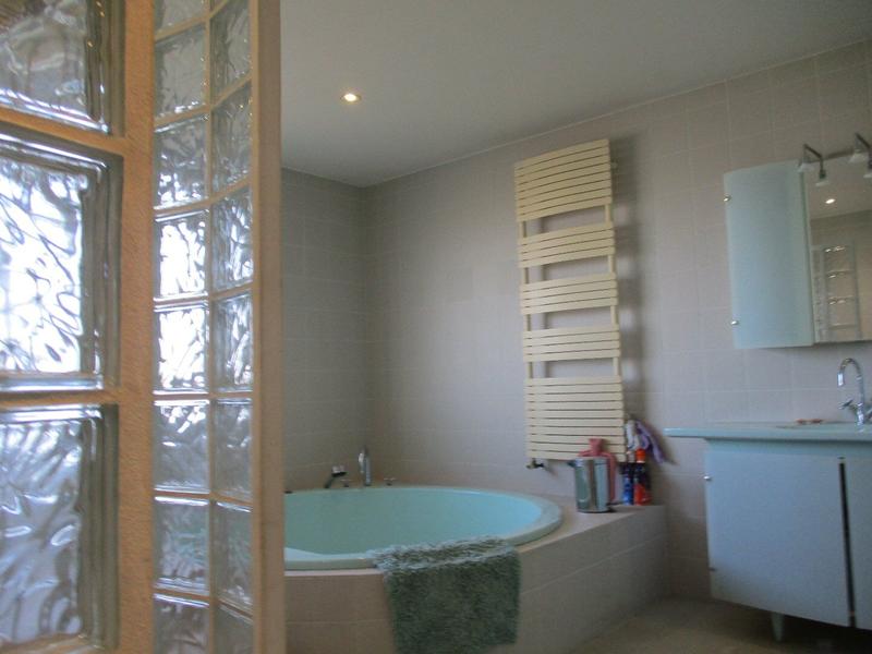 Maison - 300 m² - 8 pièces