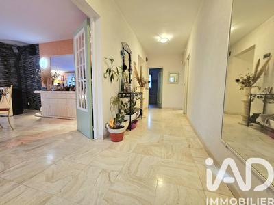 Maison - 197 m² - 7 pièces