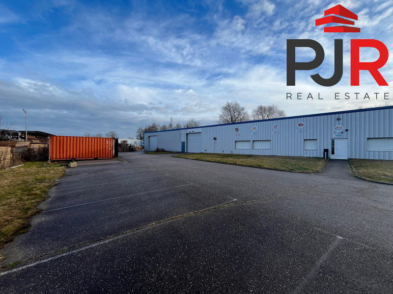 Local d'activités - 810 m²