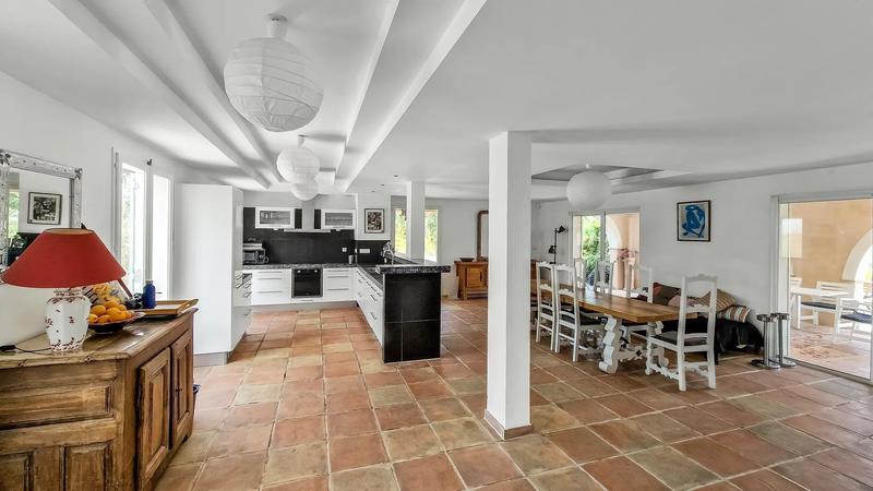 Villa - 290 m² - 8 pièces