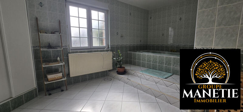 Maison - 210 m² - 6 pièces