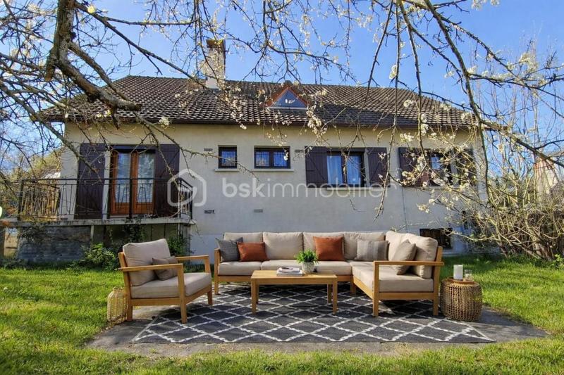 Maison traditionnelle - 169 m² - 7 pièces