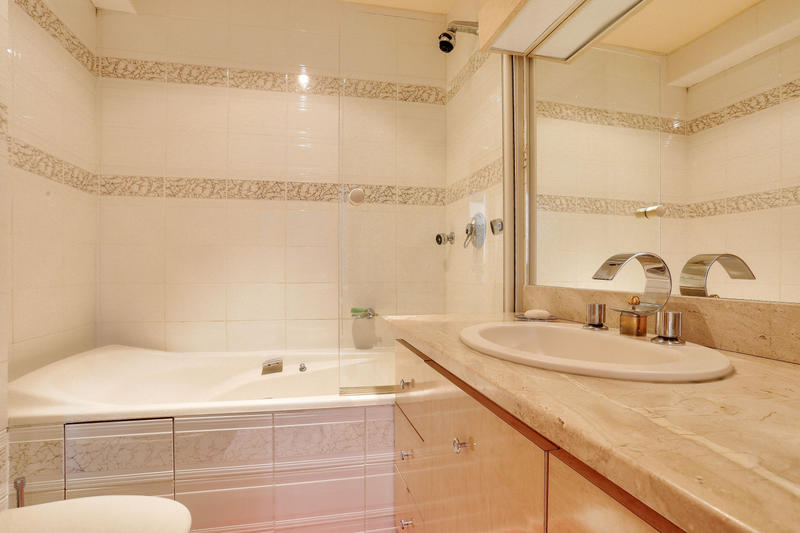 Maison - 192 m² - 9 pièces