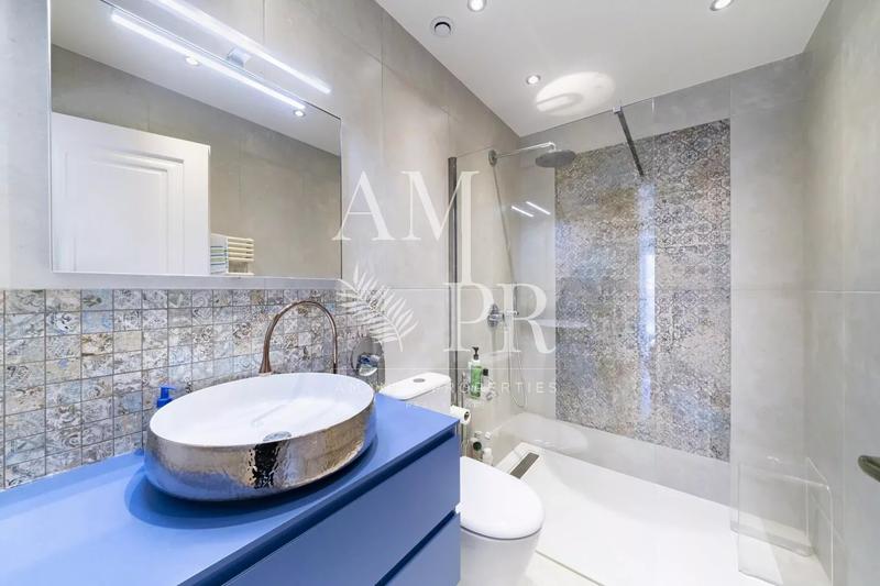 Villa - 257 m² - 4 pièces