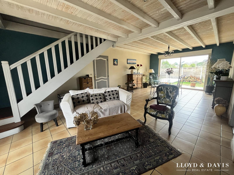 Maison - 180 m² - 7 pièces