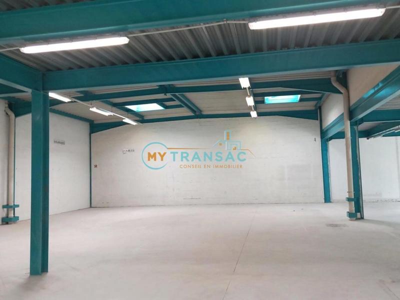Entrepôt - 458 m²