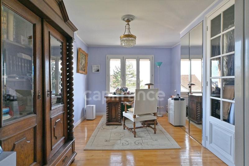Maison - 210 m² - 8 pièces