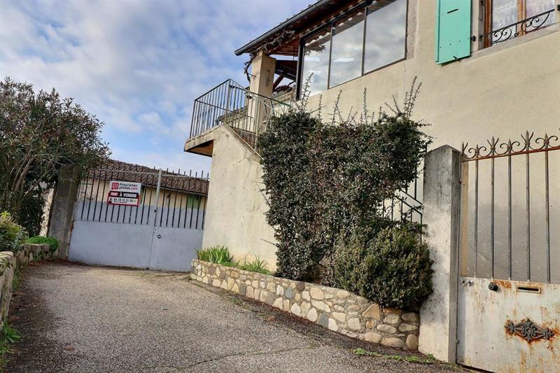 Maison - 131 m² - 8 pièces