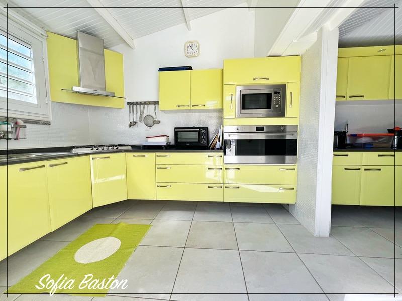 Maison - 231 m² - 7 pièces