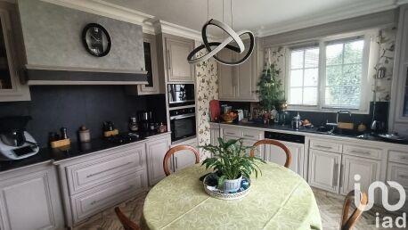 Maison - 168 m² - 9 pièces