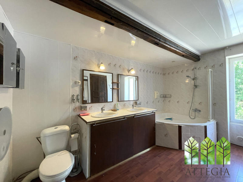 Maison - 180 m² - 5 pièces