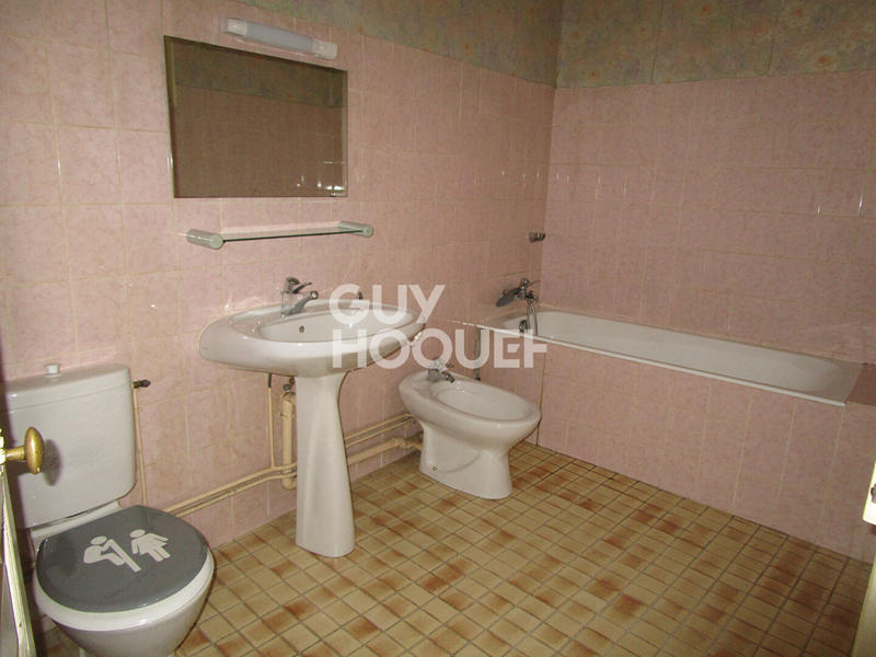 Maison - 213 m² - 6 pièces