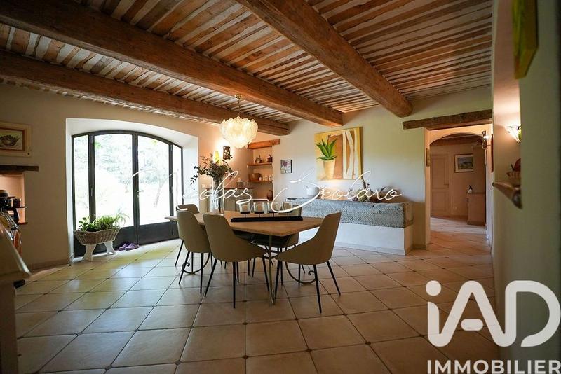 Maison - 310 m² - 8 pièces