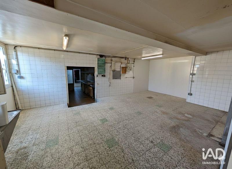 Local commercial - 334 m²