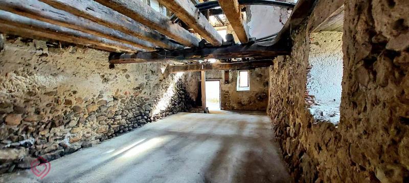 Maison de village - 130 m² - 1 pièce